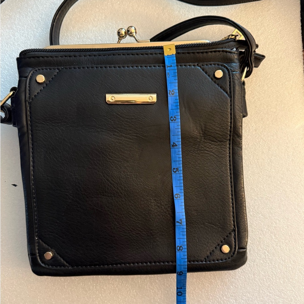 VINTAGE Women’s Black Leather Crossbody
Handbag/Purse with Kiss-Lock Top - Picture 12 of 12